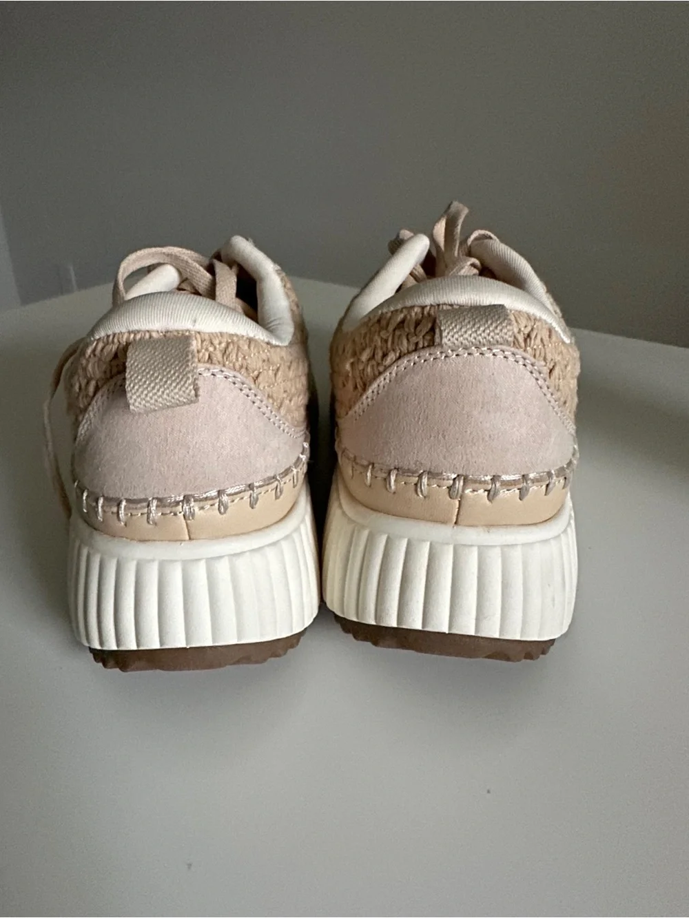 Dream Pairs Women’s Beige Crochet Platform Sneakers Lace-Up Size 6 Like New